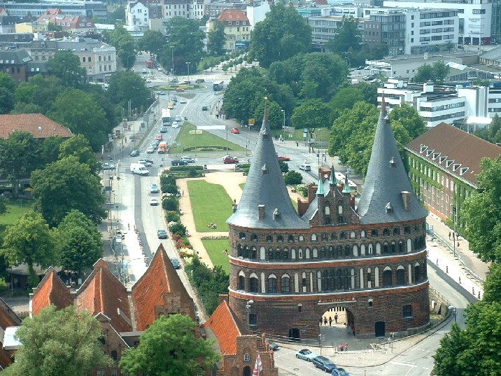 2007_OverlookingHistoricLuebeck