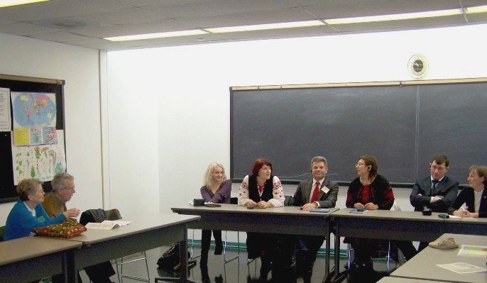 2009_Ukrainian Judges Answer Questions from Audience